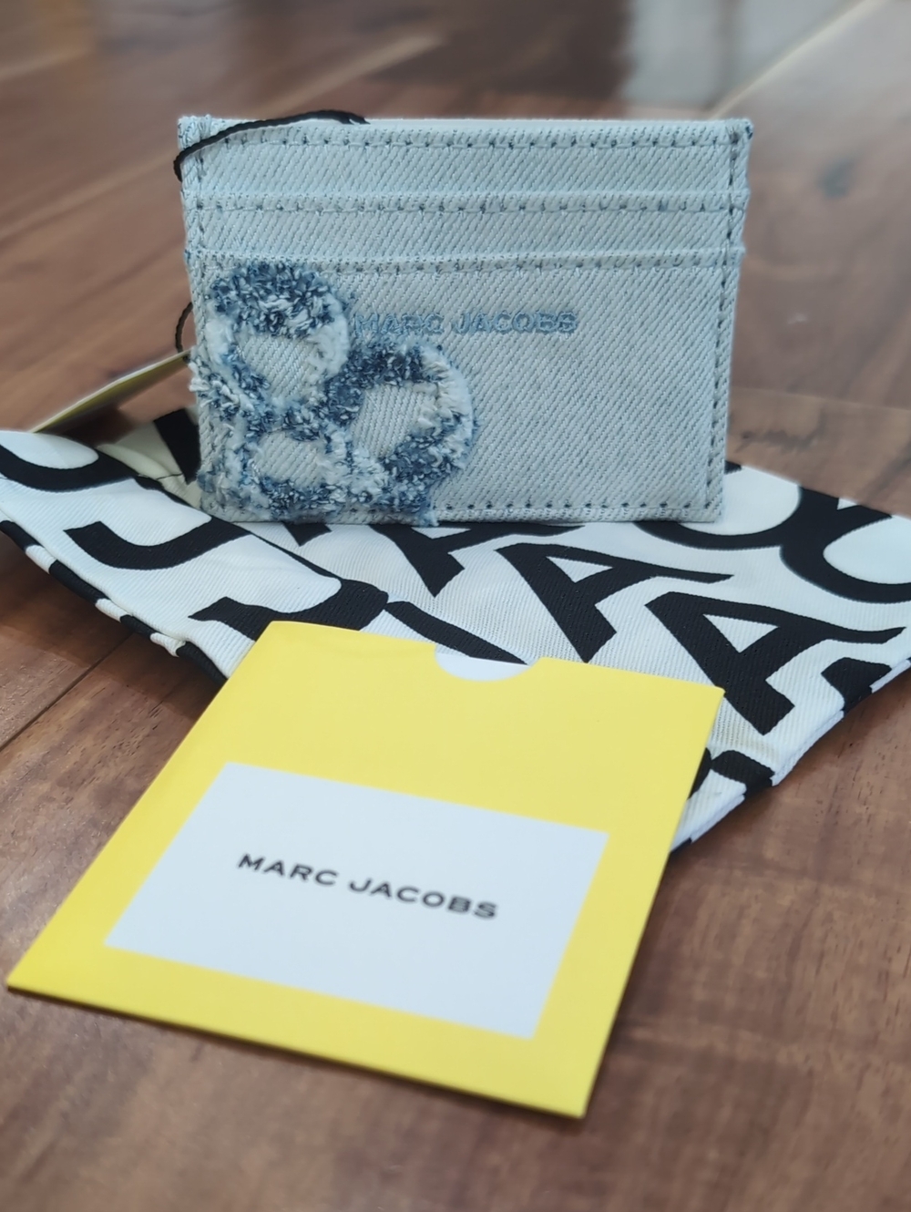 Marc Jacobs The Daisy Distressed Denim Card Case + Dust Bag Nwt❤️